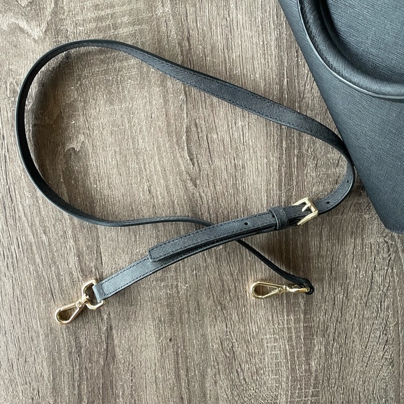 Michael Kors Tote Bag - Picture 5 of 8